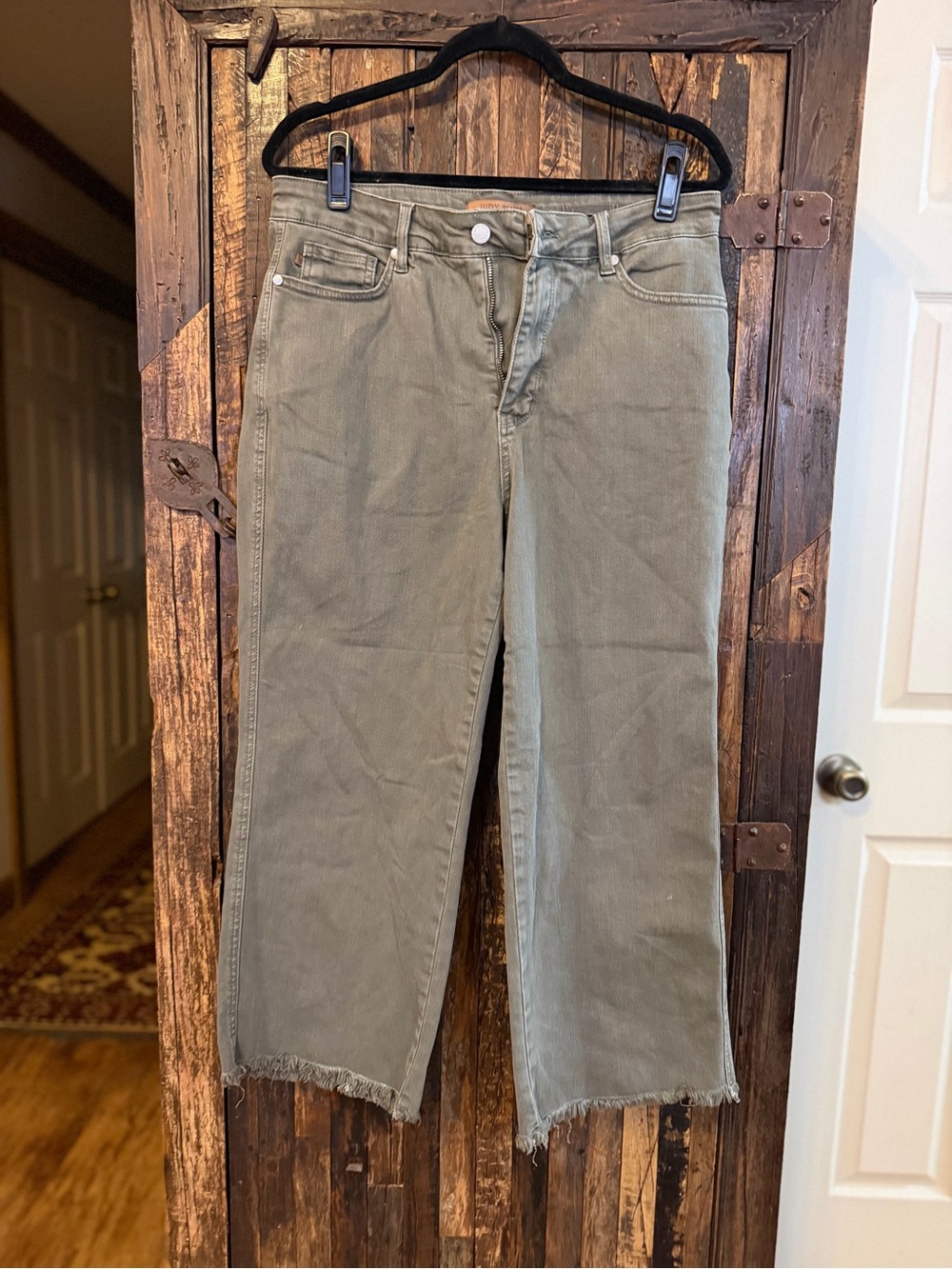 Judy Blue Jeans Womens 16W Sage Green Capri Garment Dyed Stretch Raw Hem